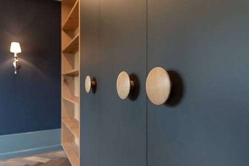 einbauschrank-linoleum-eiche_1.jpg Einbauschrank & Garderobe